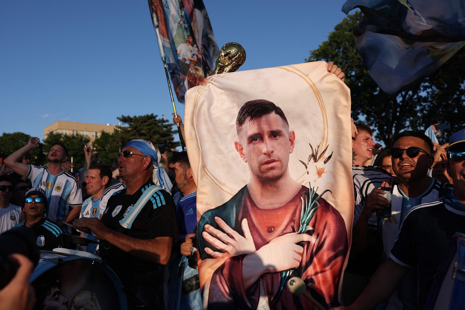 Torcedores da Argentina se reúnem no Mill Creek Park, em Kansas City — Foto: Getty Images via AFP