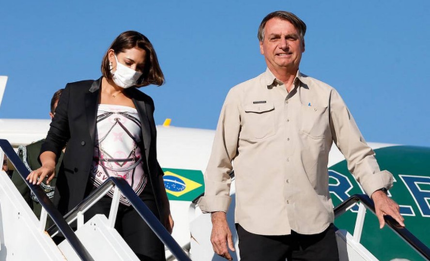 Bolsonaro e Michelle desembarcam em Nova York 19/09/2021