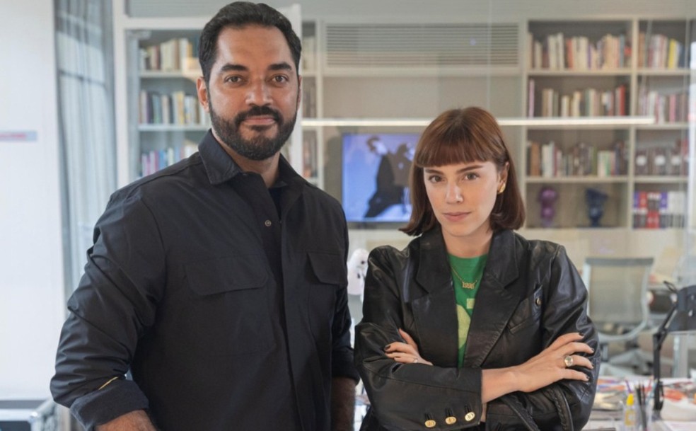 Mário Sérgio (Thomás Aquino) e Solange (Alice Wegmann) — Foto: Leo Rosário / Globo