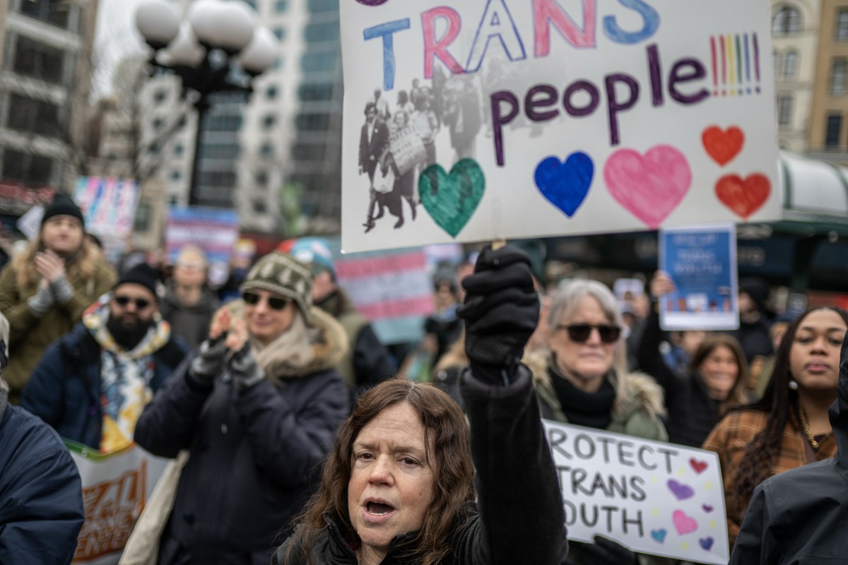 Existência negada: Trump transforma transgêneros em bucha de canhão de cruzada ideológica