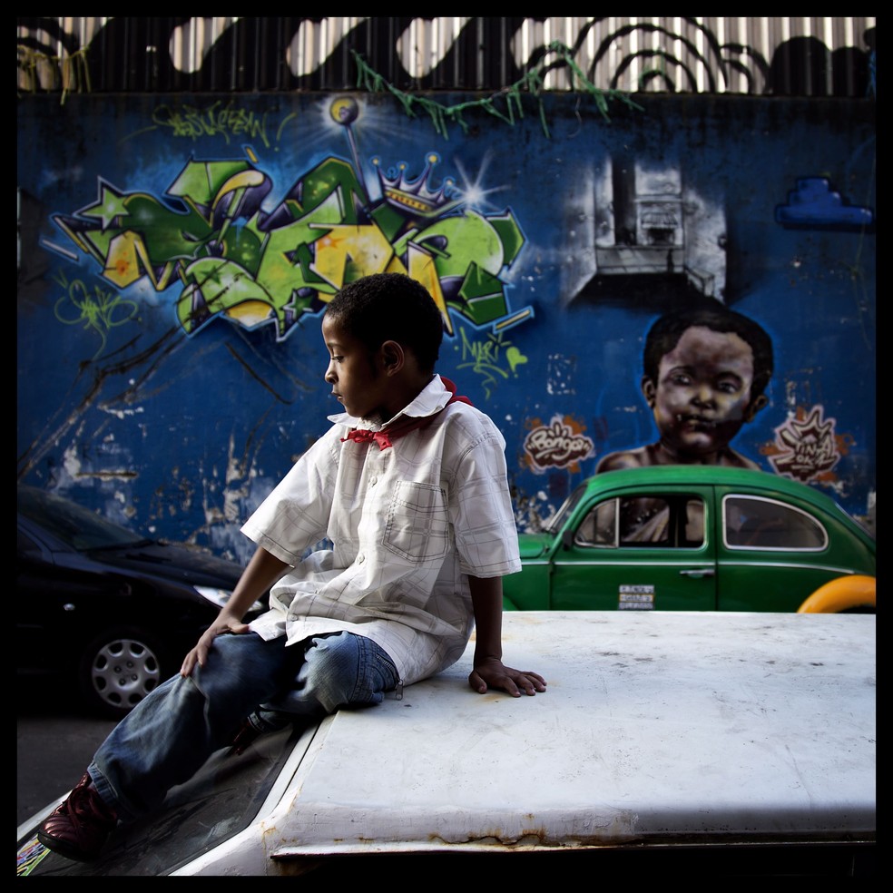 Muros contam histórias e preservam cultura na Cruzada São Sebastião — Foto: Foto: Marizilda Cruppe/Agencia O Globo