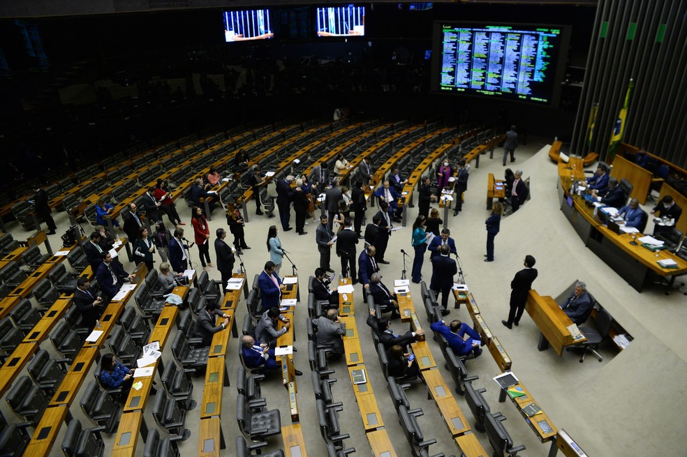 Plenário da Câmara no dia marcado para a votação da PEC Eleitoral: sessão adiada — Foto: Ton Molina/Fotoarena/Agência O Globo