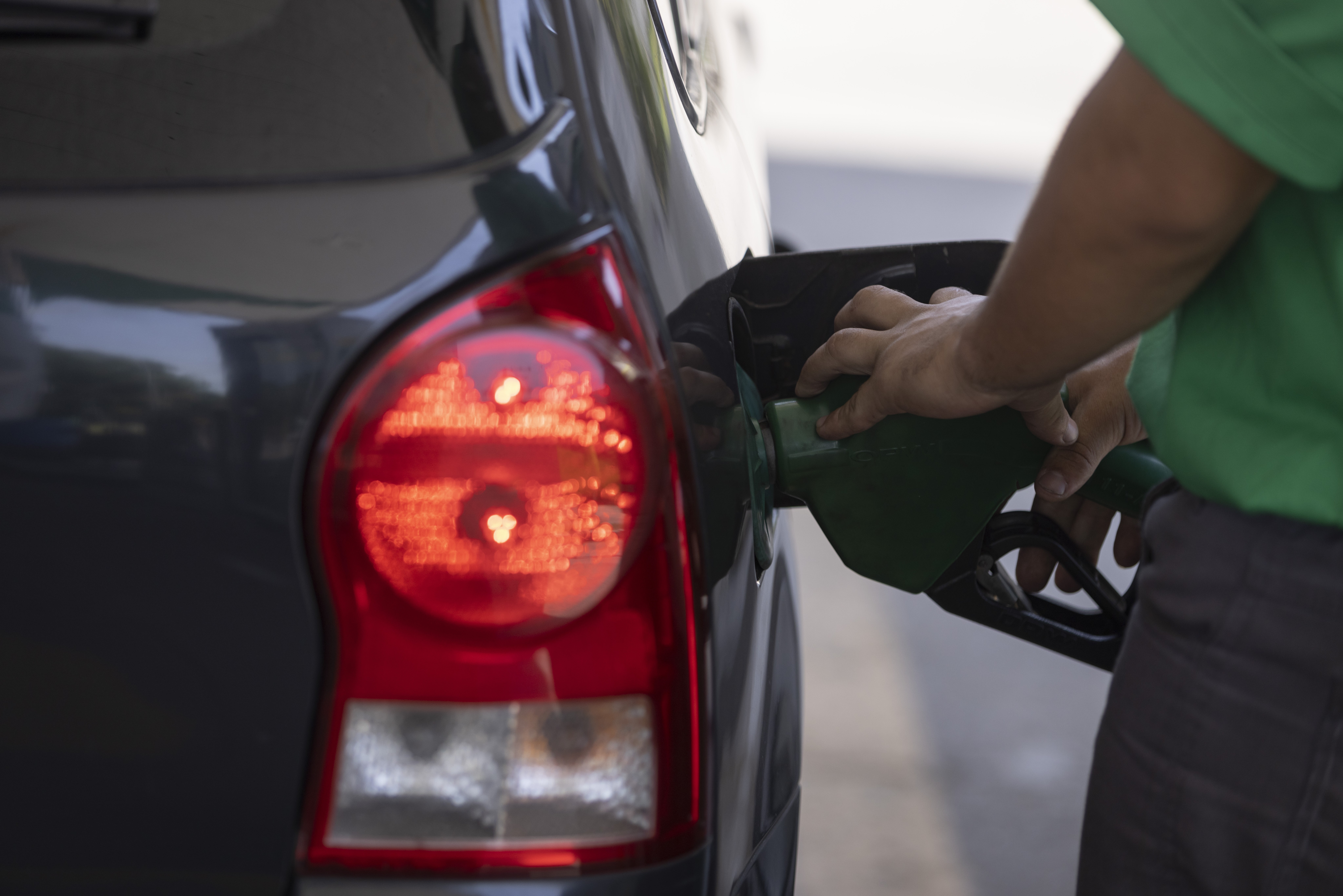 Lula define hoje decreto para subsidiar gasolina em R$ 0,44 por litro