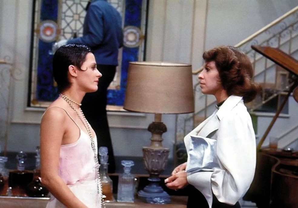 Regina como a socielite Roberta em 'O Rebu' — Foto: Reprodução/Acervo TV Globo