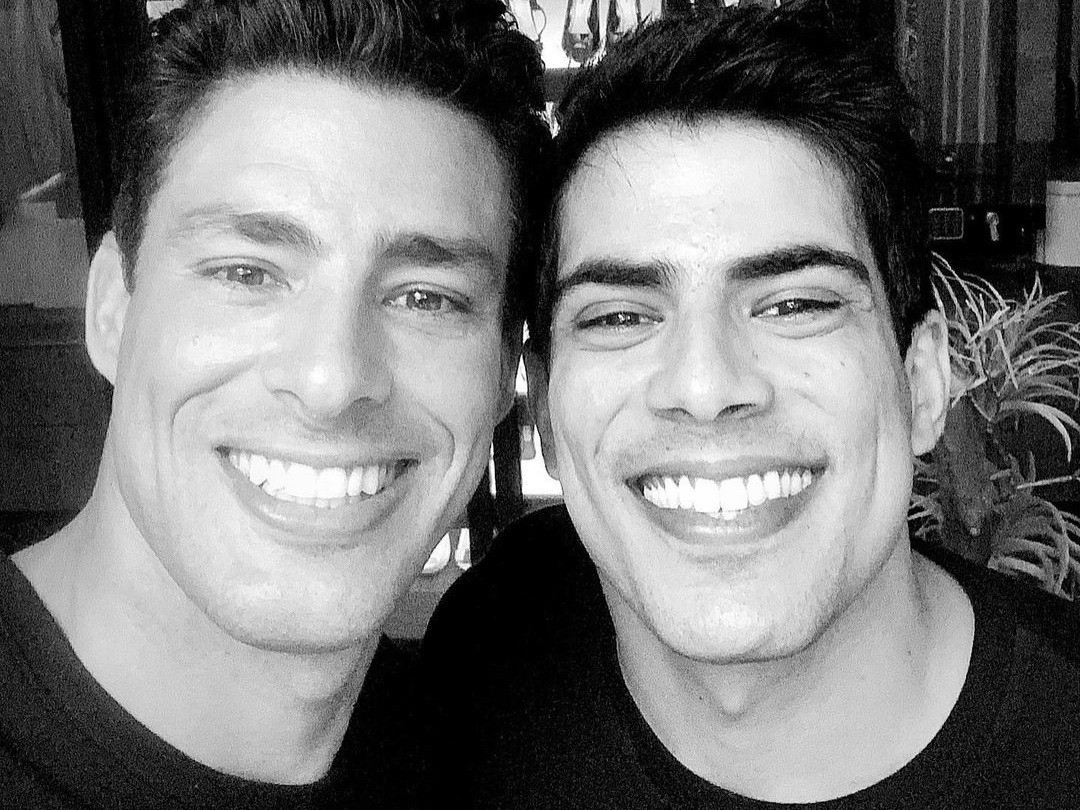 Cowan Raymond is the younger brother of soap opera creator Pavel Raymond. "place in the sun" — Photo: Reproduction/Instagram