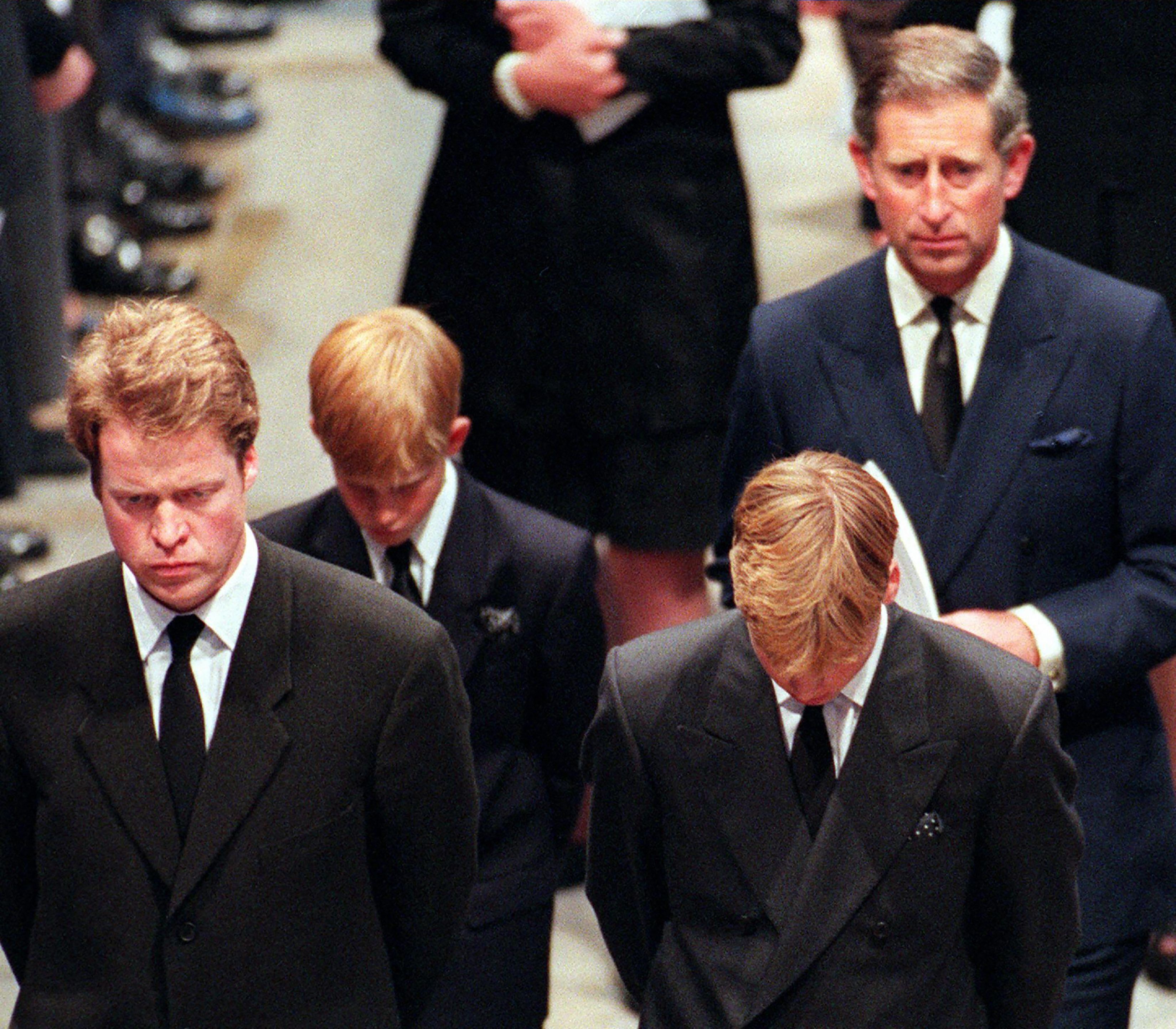 Irmão de Diana denuncia rei Charles III por desprezo após morte da princesa