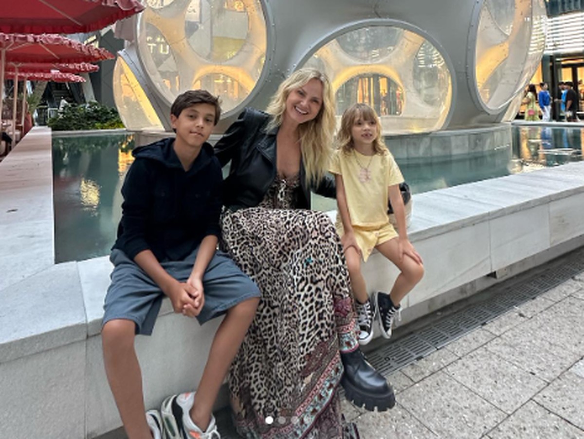 Eliana impressiona seguidores em fotos de férias com os filhos: ‘Vai