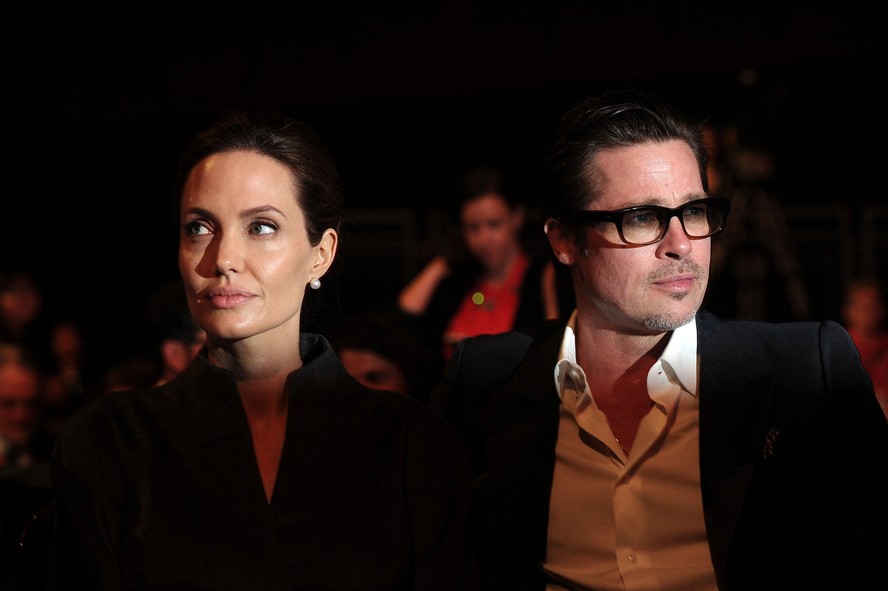 Filho de Angelina Jolie e Brad Pitt desabafa e chama o pai de c