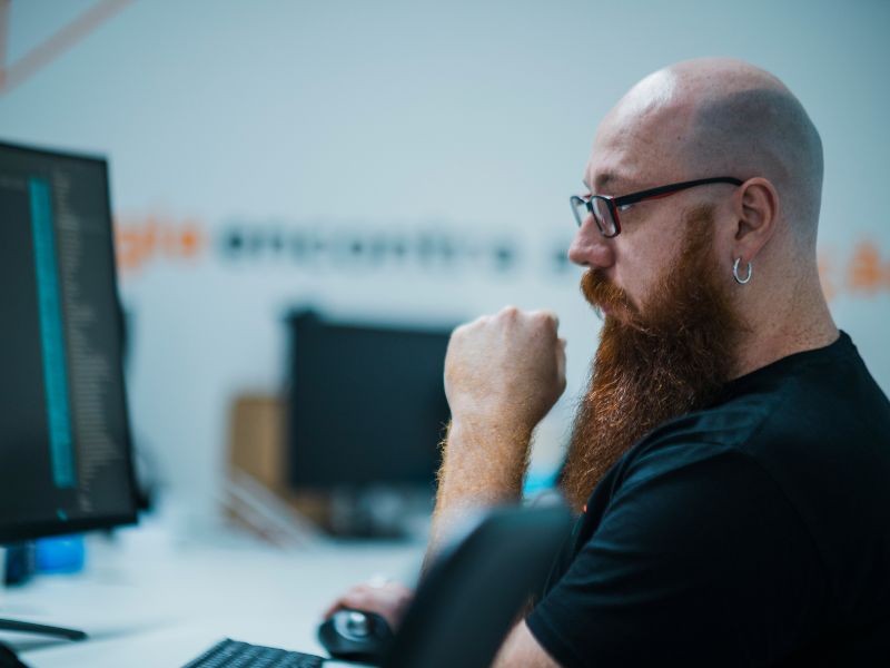 IA executa tarefas e reposiciona papéis em tecnologia