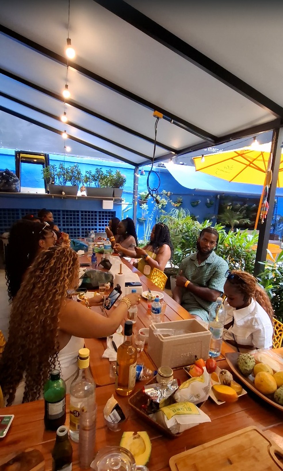 Turistas fazem aula de culinária na Pineapples — Foto: Divulgação