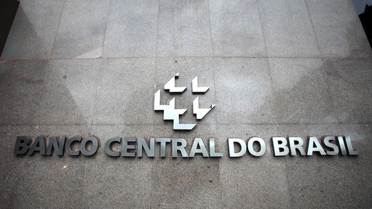 Banco Central eleva de 2% para 2,9% a projeção de crescimento do PIB deste ano