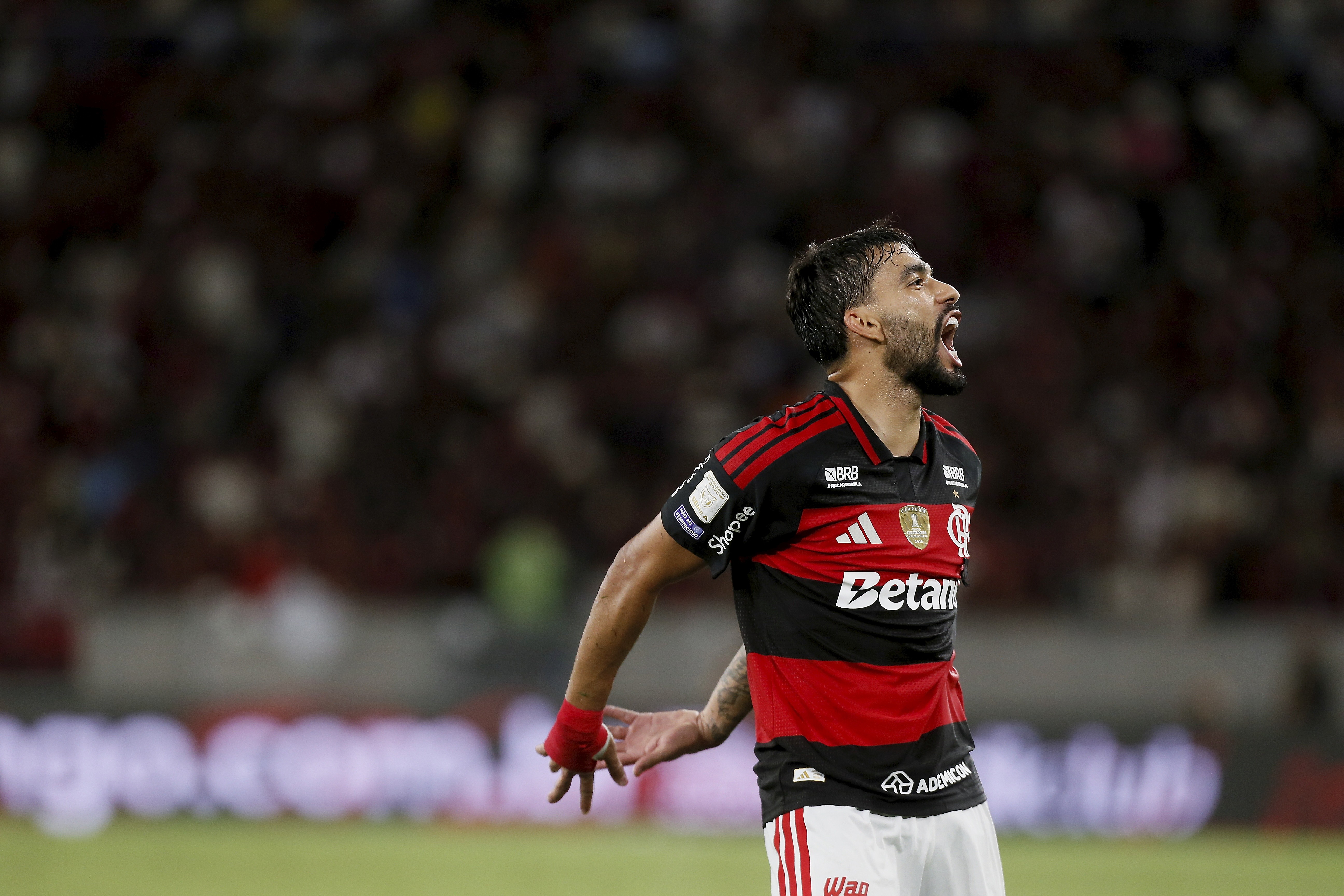 Flamengo submete Paquetá a exames após meia se queixar de dores contra o Bahia