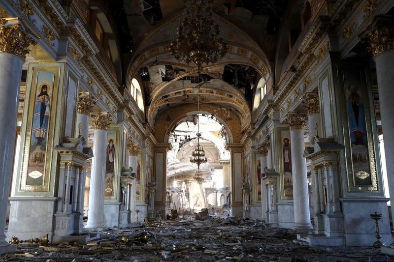 Interior da Catedral da Transfiguração destruído por ataque russo, em Odessa. — Foto: Oleksandr Gimanov / AFP