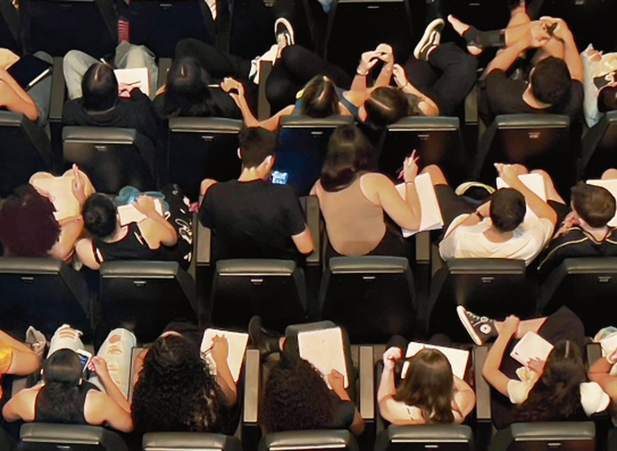 Estudantes do ensino m&eacute;dio