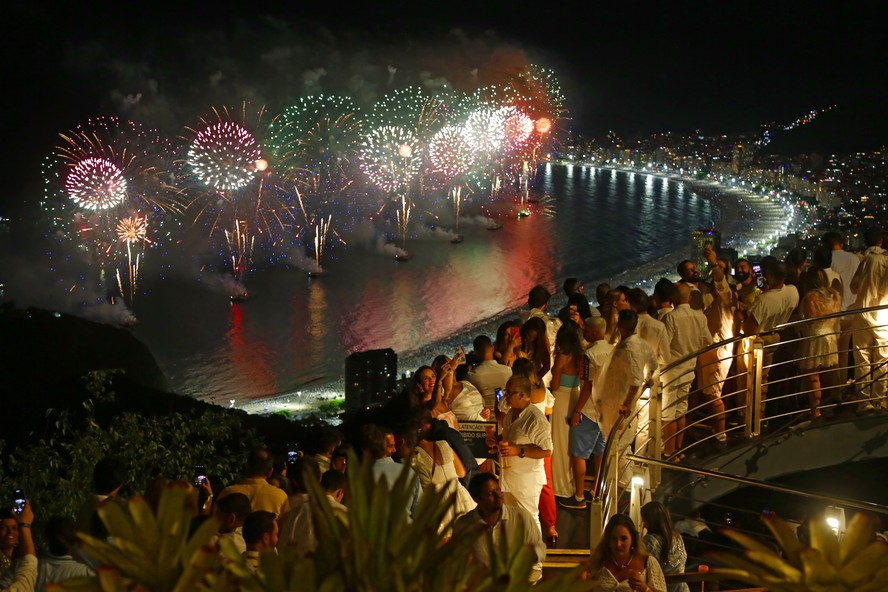 Reveillon hotsell