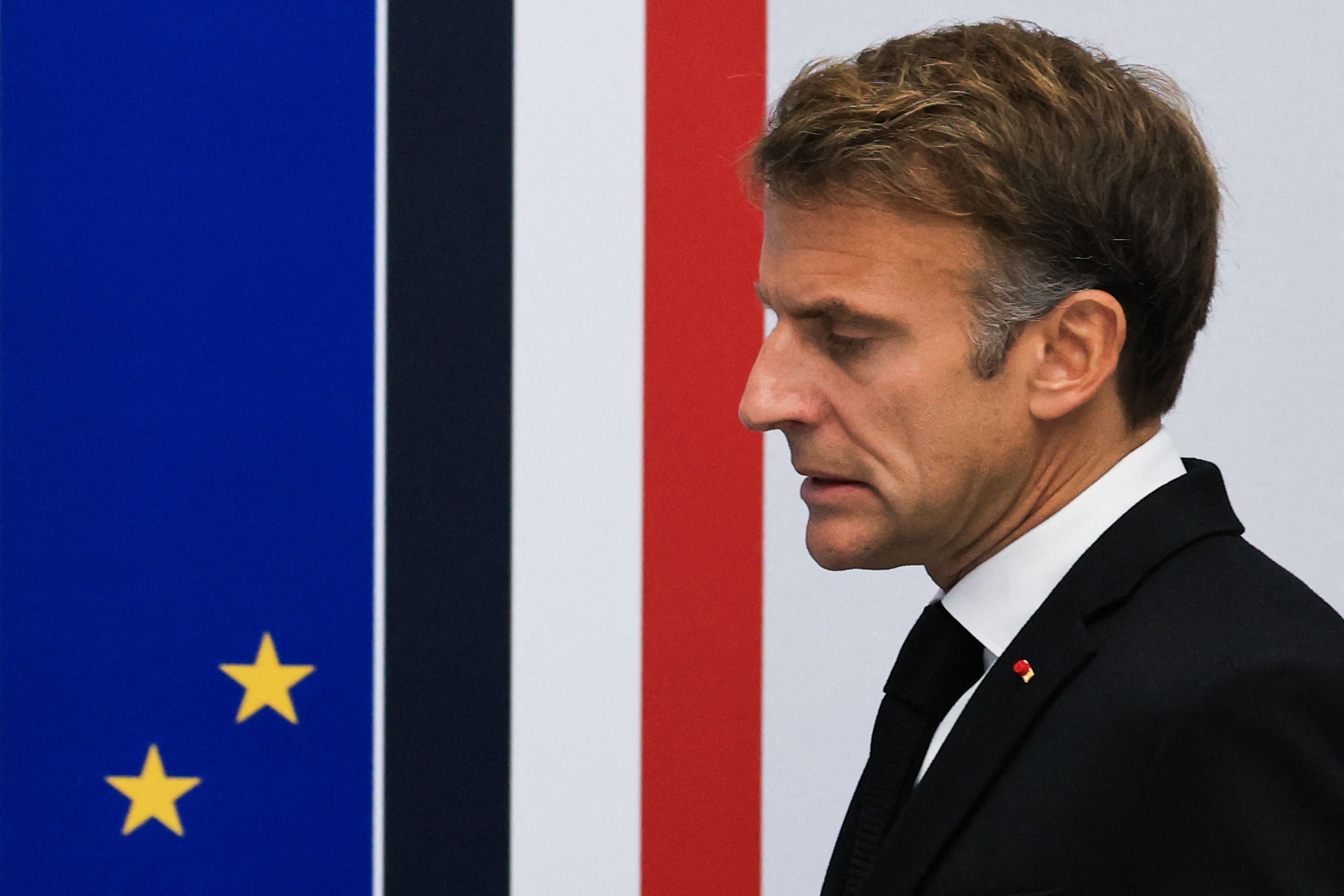 Presidente da França condena vandalismo em protestos pelo país: 'nada justifica'