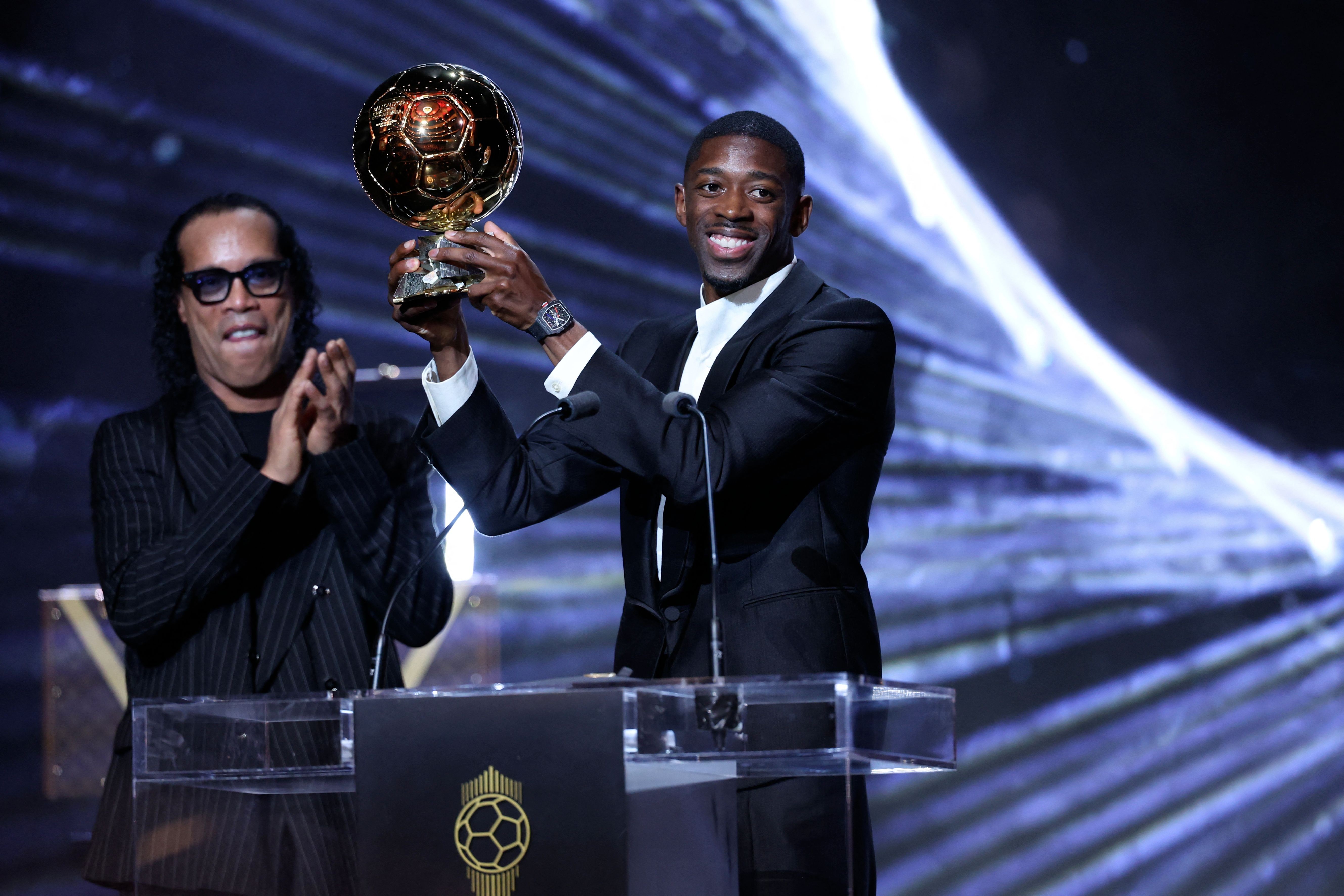 Dembélé sai em defesa de Mbappé e critica cobrança