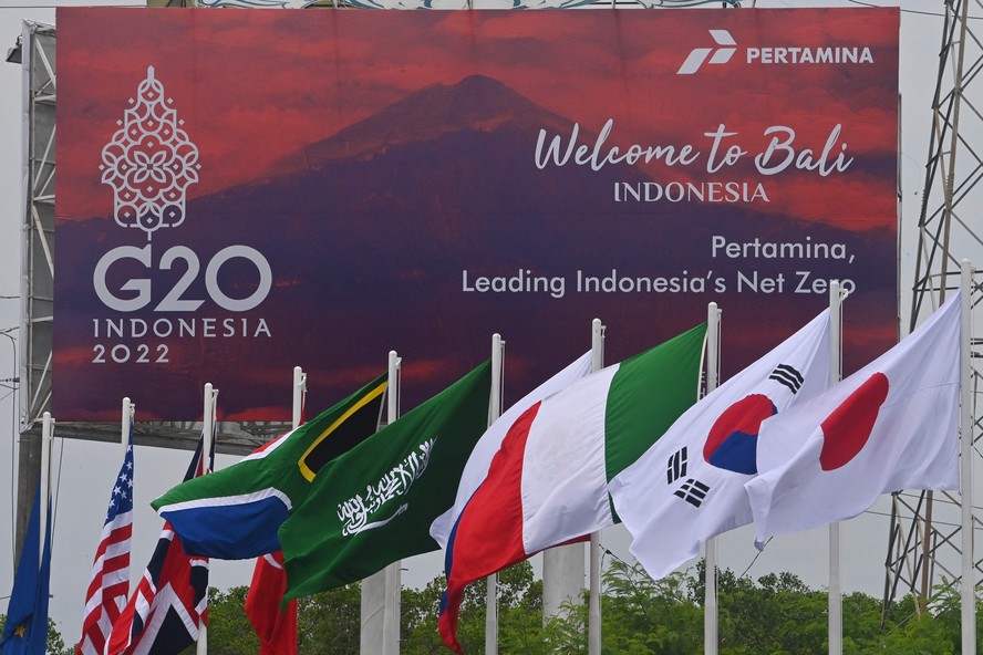 Bandeiras dos países do G20 em Nusa Dua, na ilha indonésia de Bali