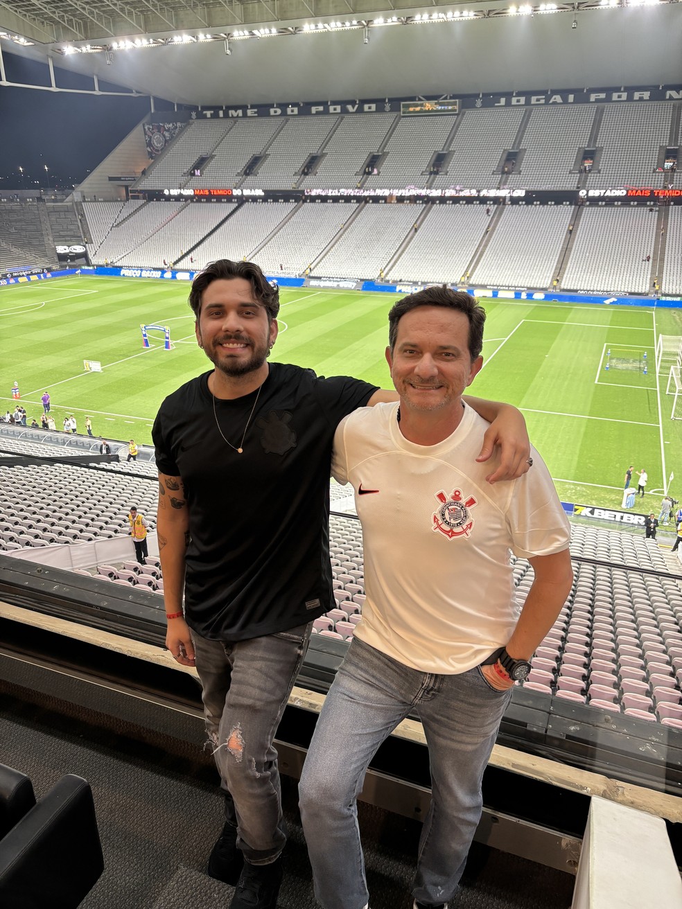O cantor Gustavo Mioto e pai, Marcos Mioto, um dos maiores contratantes de shows do país — Foto: Reprodução