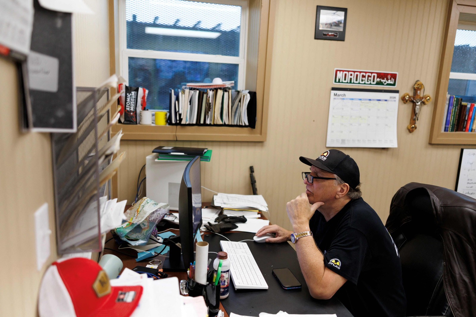 Desde o início da guerra no Oriente Médio, o telefone da empresa de Ron Hubbard não para de tocar — Foto: Mark Felix/AFP