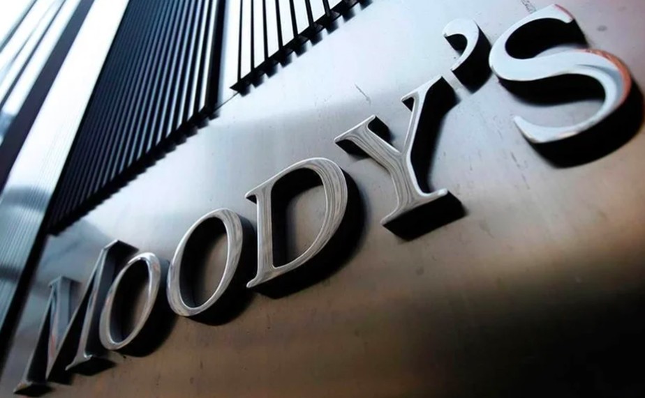 Agência Moody's eleva nota de crédito do Brasil; país fica a um passo de  grau de investimento