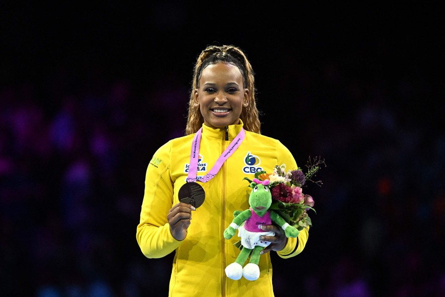 Rebeca Andrade tem chances de mais medalhas no Mundial de Ginástica
