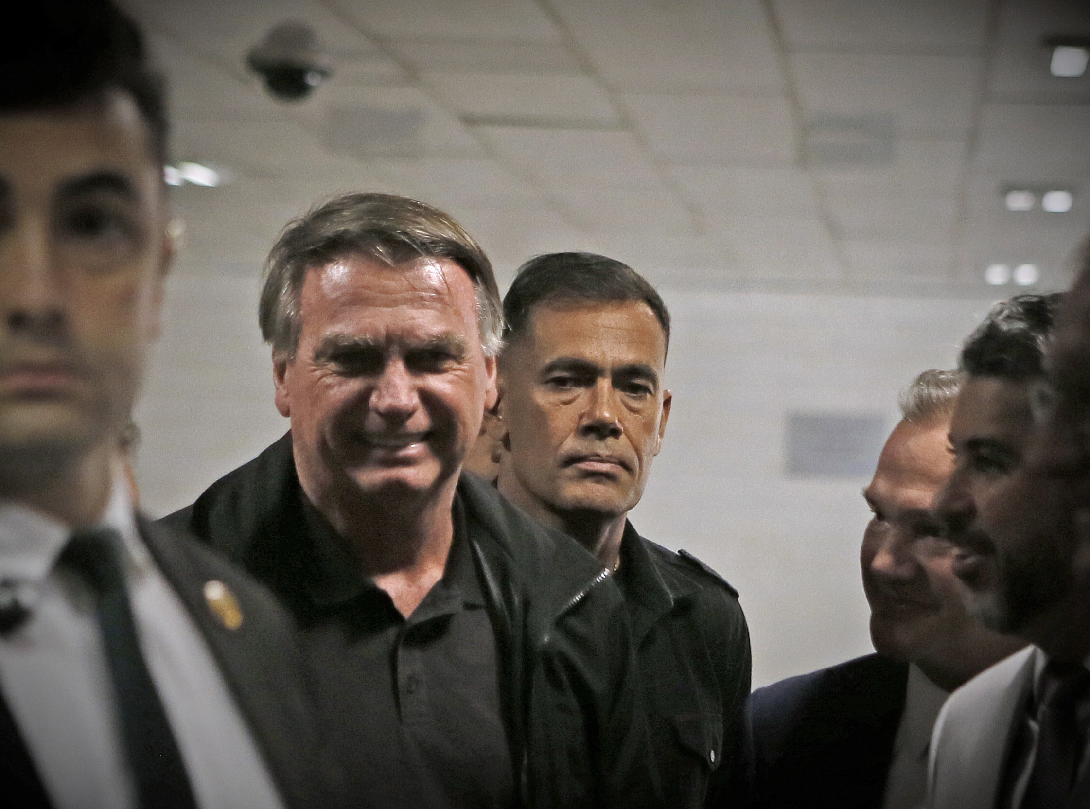 Bolsonaro debate estratégias com deputados após denúncia da PGR