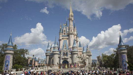 Disney processa governador da Flórida, Ron DeSantis, por 'retaliação' política