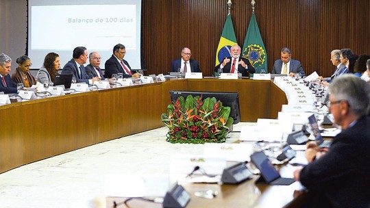 Partidos de centro agem para ampliar controle de órgãos do governo com orçamento de R$ 8,4 bilhões