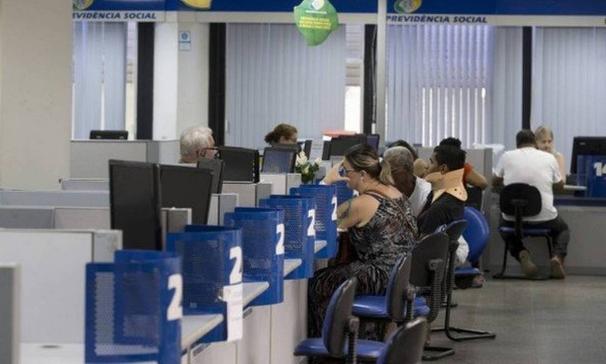 Inss: 'escadinha' para se aposentar sobe em 2024. Entendas as regras e calcule a melhor opção para você