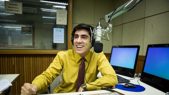 Marcelo Adnet será locutor de rádio evangélica em novo filme