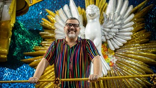 O carnavalesco Jack Vasconcelos assina o carnaval da Tijuca — Foto: Hermes de Paula