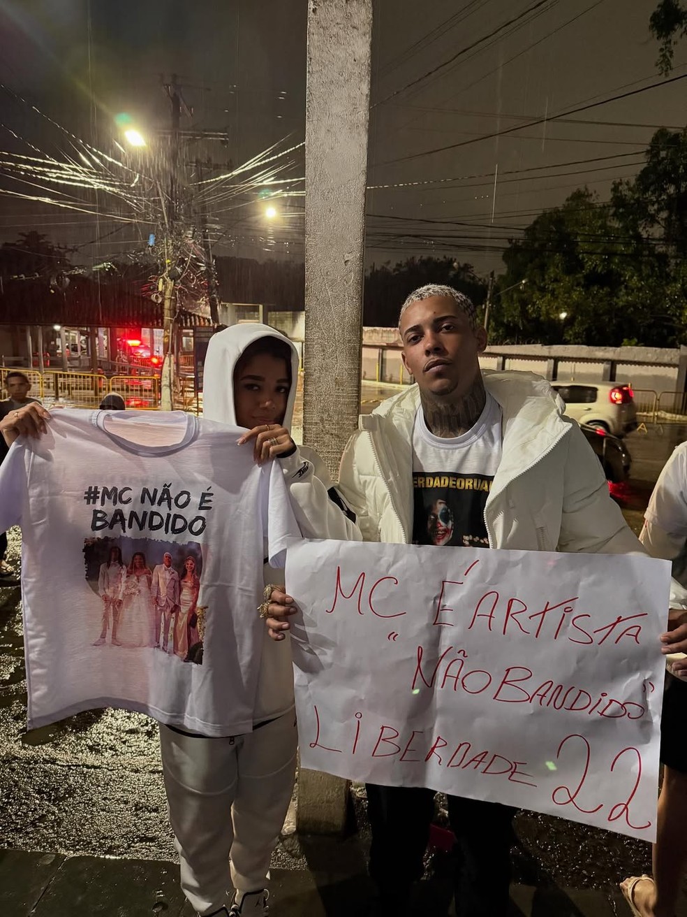 Poze do Rodo e mulher de Oruam faz protesto a favor de cantor preso — Foto: Reprodução/ Instagram