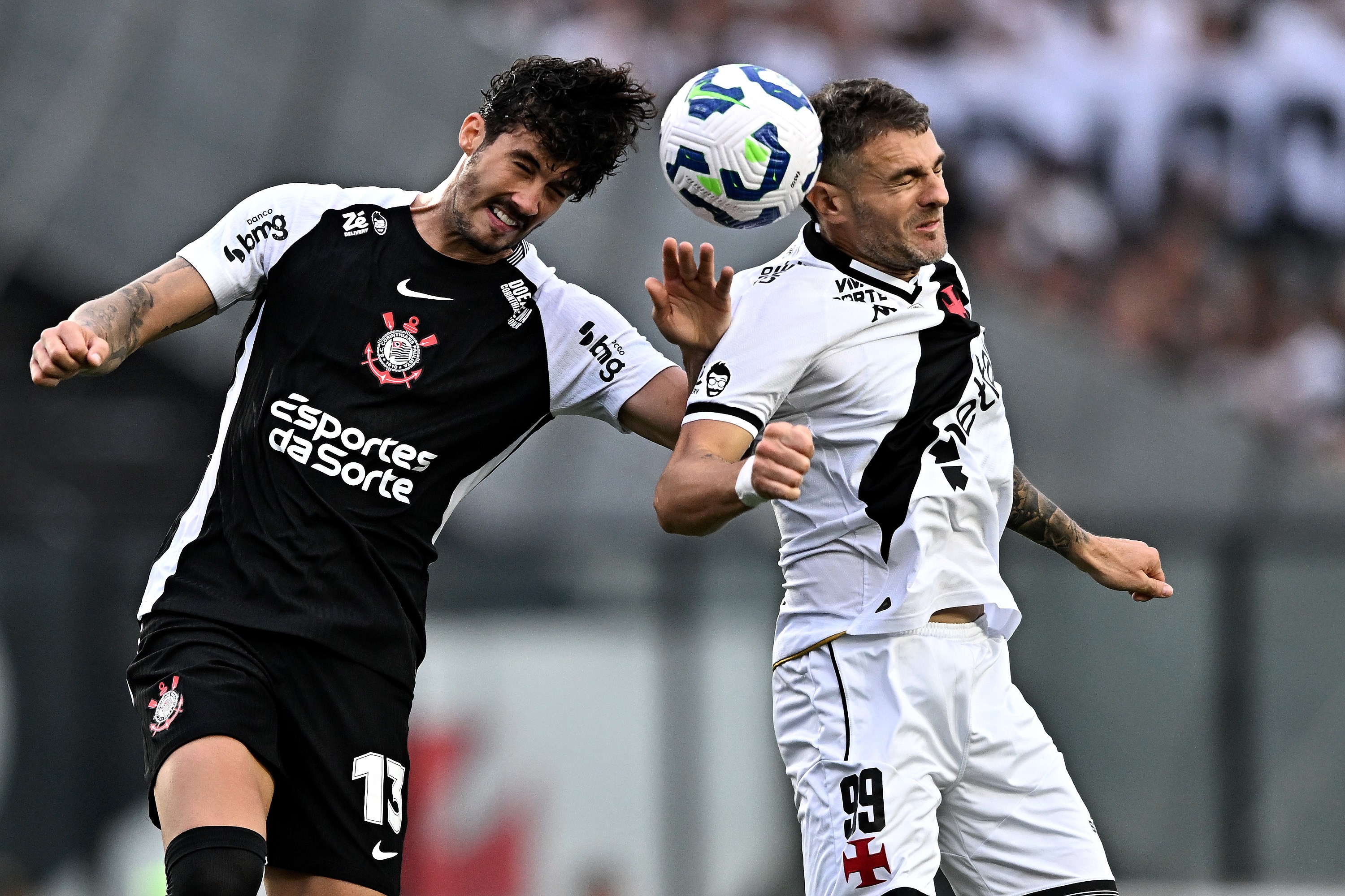Dominado, Vasco perde em casa para o Corinthians e se complica no Brasileiro; leia análise