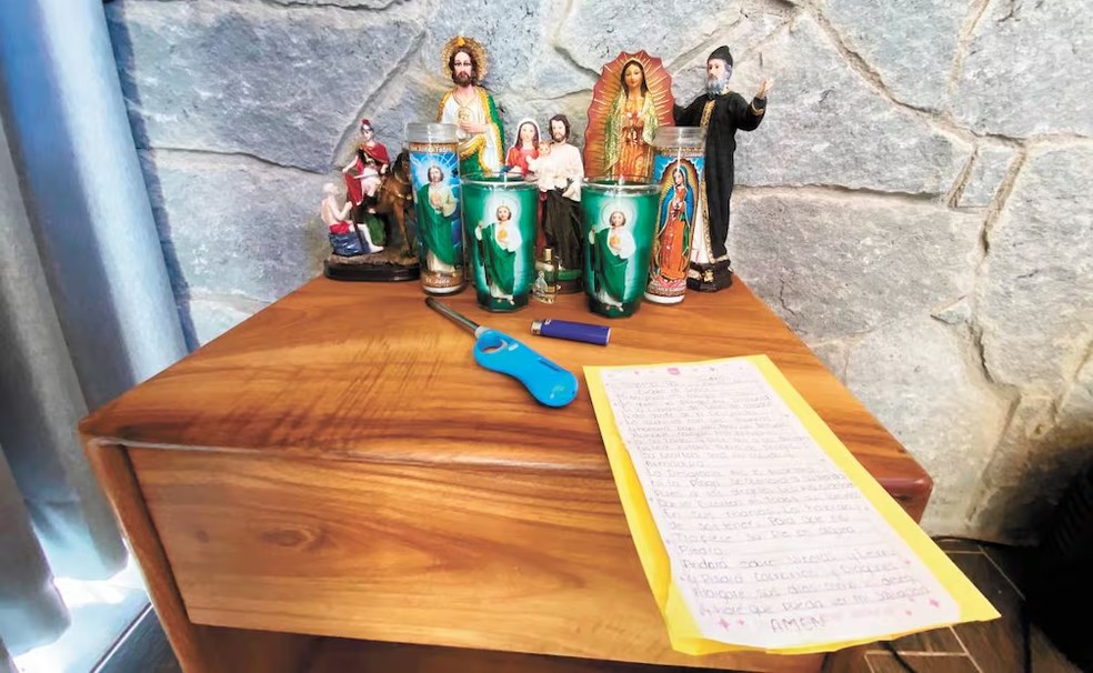 Altar para santos e remédio para tratamento renal: o que havia no refúgio  do narcotraficante 'El Mencho' no México