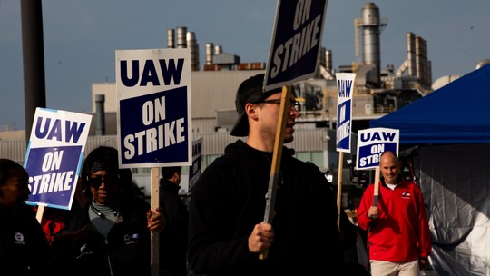 Sindicato amplia greve histórica nos EUA contra GM e Stellantis; Ford é poupada
