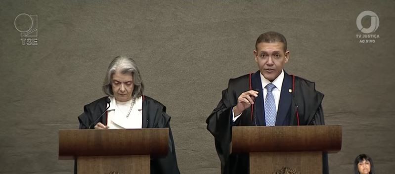 Nunes Marques assume o TSE e defende a importância das urnas eletrônicas