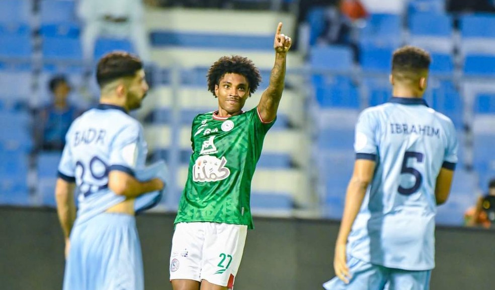 Livre no mercado, Vitinho, ex-Flamengo e Botafogo, recebeu proposta do Fluminense — Foto: Divulgação/Al-Ettifaq