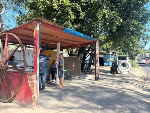 Seop demole estruturas ilegais que seriam pontos de venda de drogas no Recreio