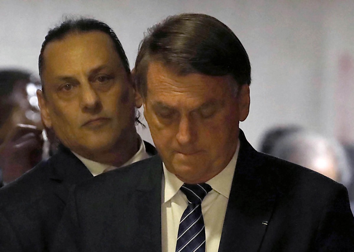 Aliados de bolsonaro avaliam que entrevista de wassef foi um ‘desastre’ e chamam advogado de ‘wasséfalo’
