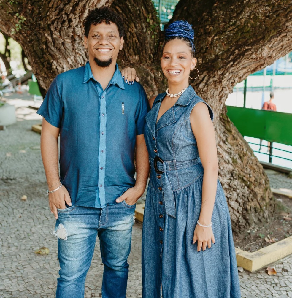 Raoni e Dandara. Netos de Martinho da Vila comandam roda de samba no Teva — Foto: Divulgação