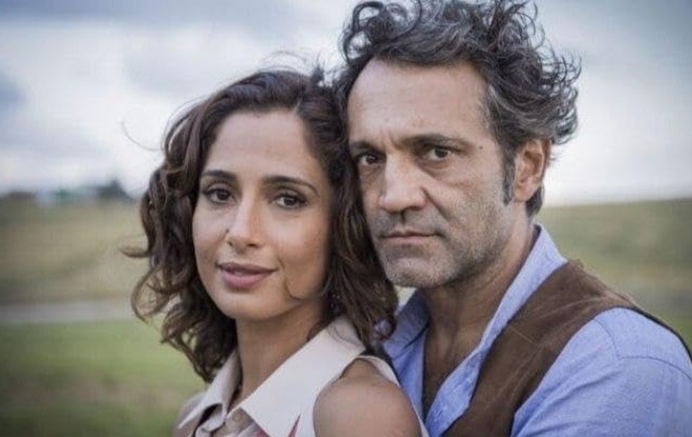 Camila Pitanga e Domingos Montagner em Velho Chico (2016) — Foto: Divulgação