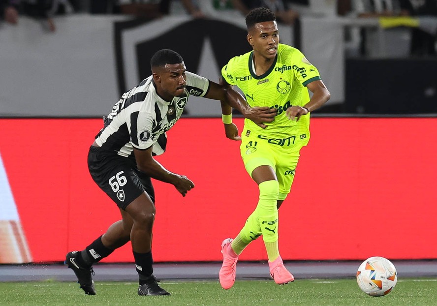 Atacante Estêvão afirmou que Palmeiras vai eliminar o Botafogo na LIbertadores