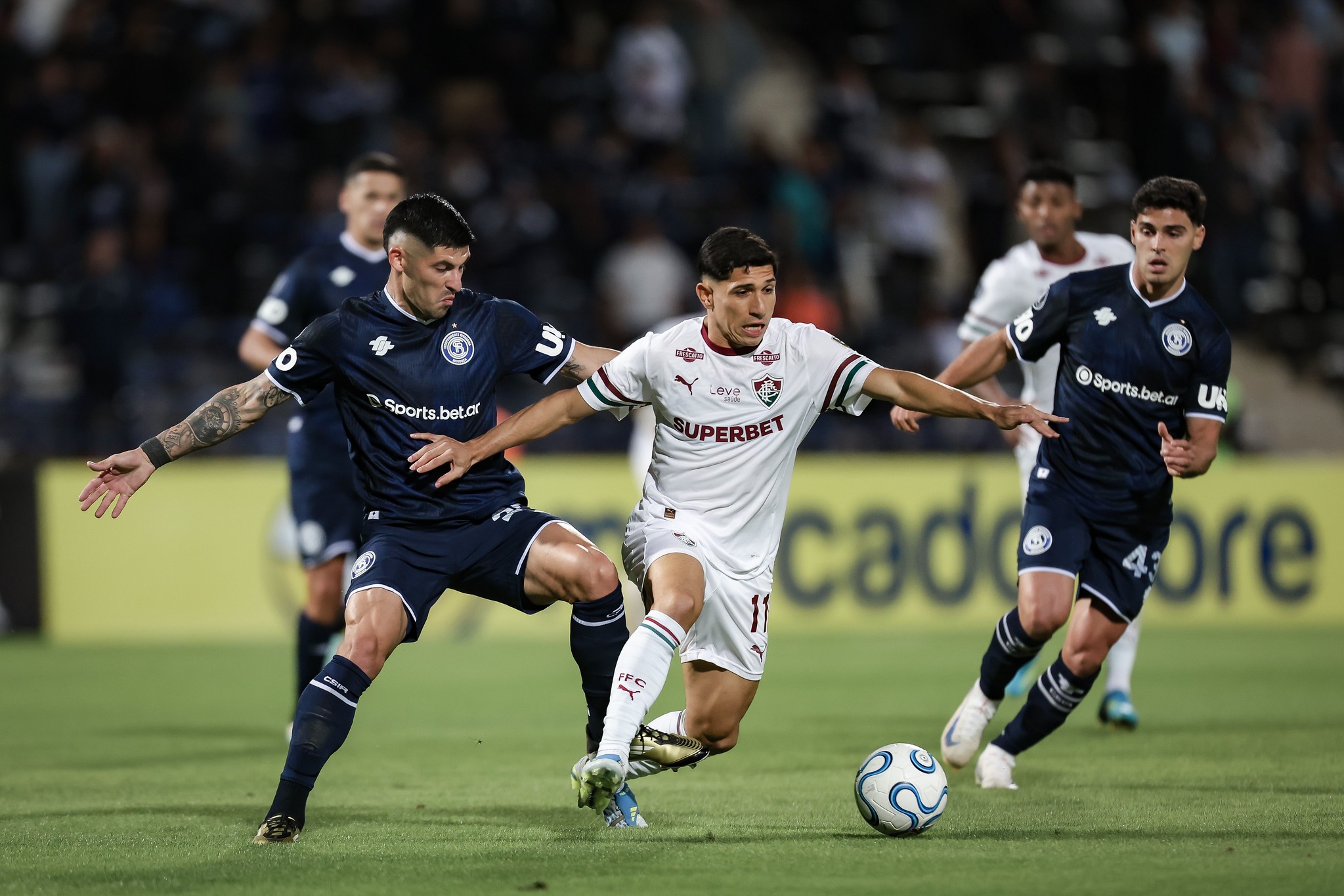 Fluminense empata com o Rivadavia nos acréscimos e segue vivo na disputa por vaga na próxima fase da Libertadores