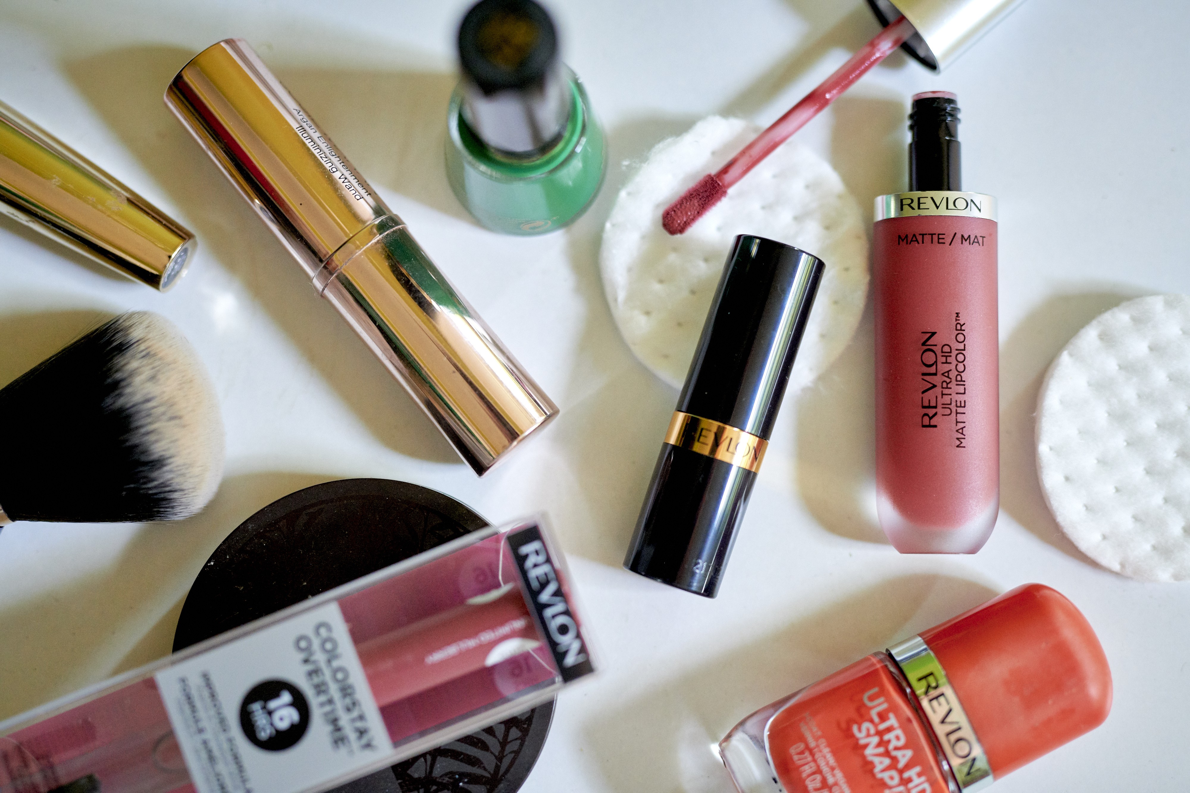 Revlon é advertida por regulador dos EUA por não conseguir d