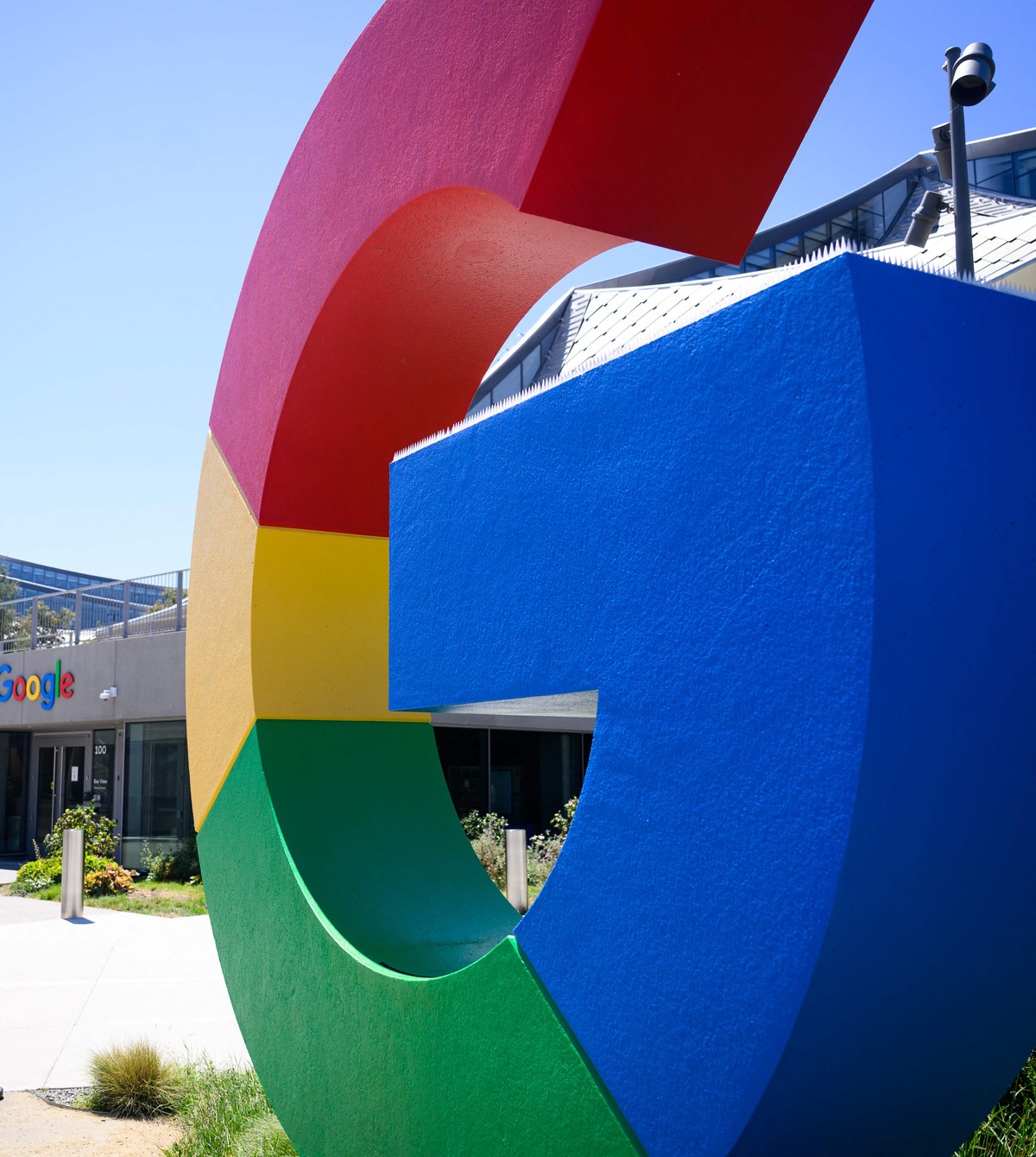 Google lança no Brasil recurso que gera respostas por IA nas buscas