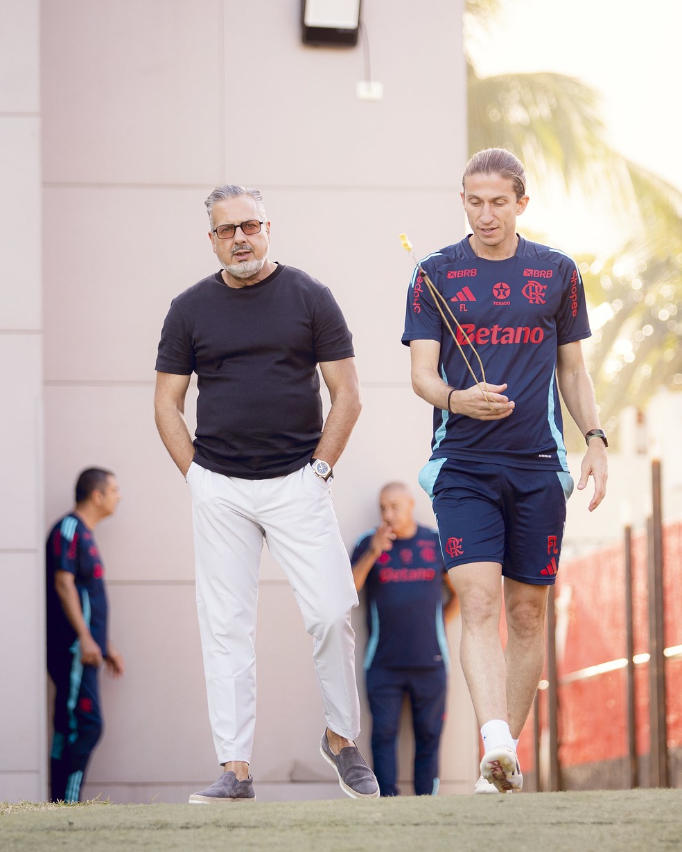José Boto and Filipe Luís, executive director and coach of Flamengo — Photo: Adriano Fontes/Flamengo