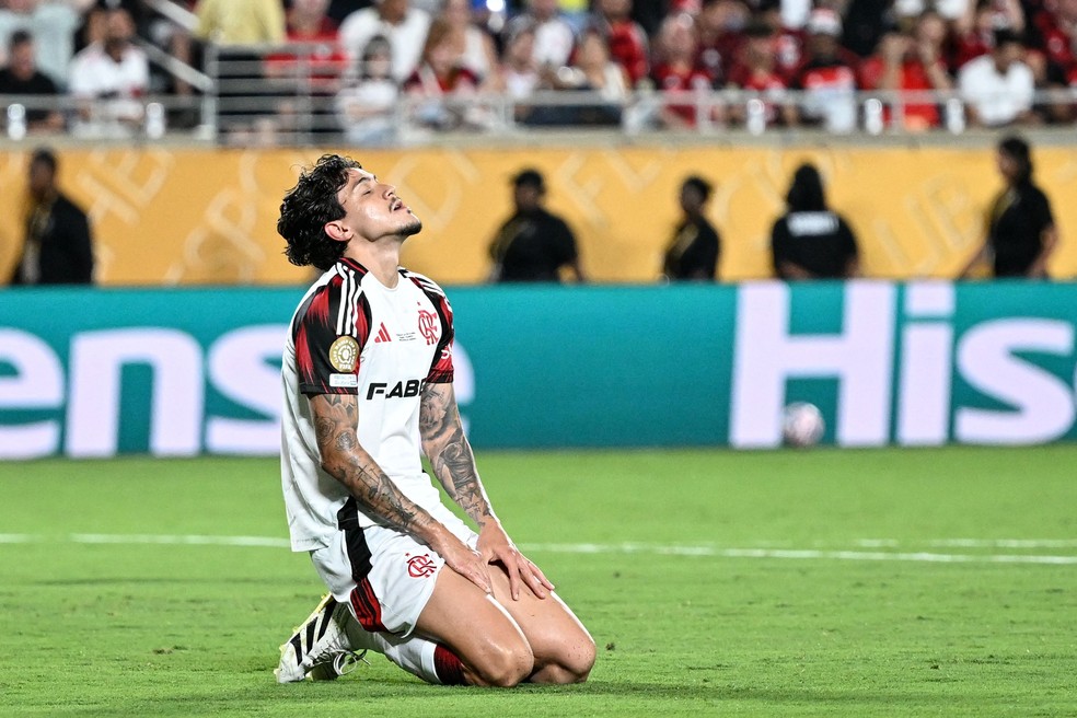 Pedro durante empate do Flamengo com Los Angeles  Foto: PATRICIA DE MELO MOREIRA / AFP