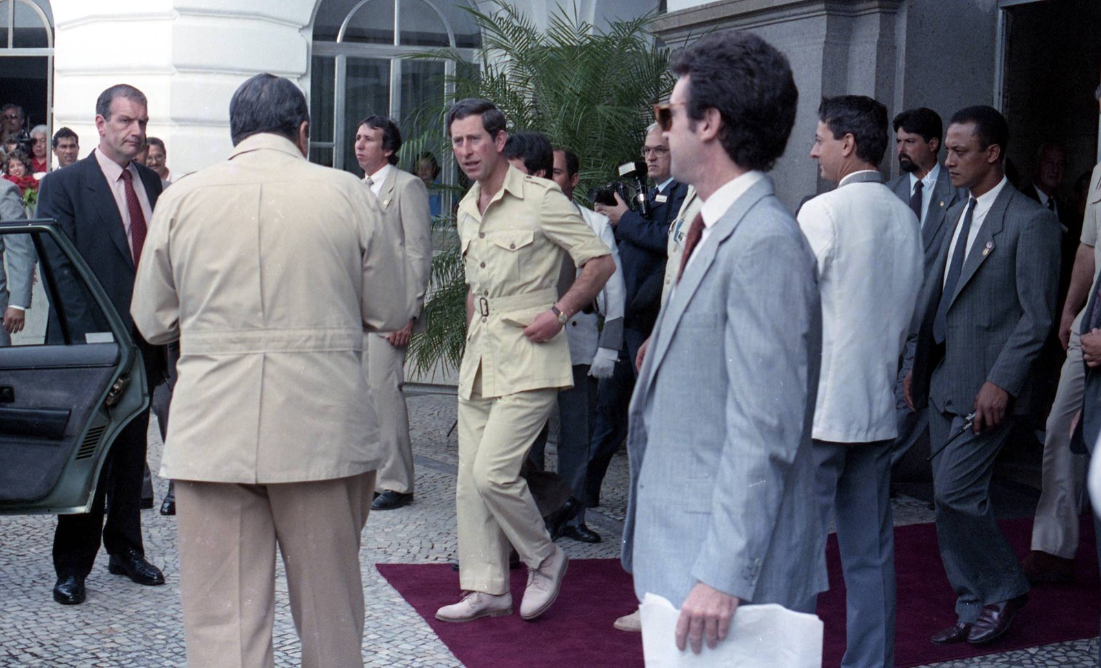 Em visita ao Brasil em 1991, o então príncipe Charles e a princesa Diana (Lady Di), se hospedagam no Copacabana Palace — Foto: Fernando Maia / Agência O Globo