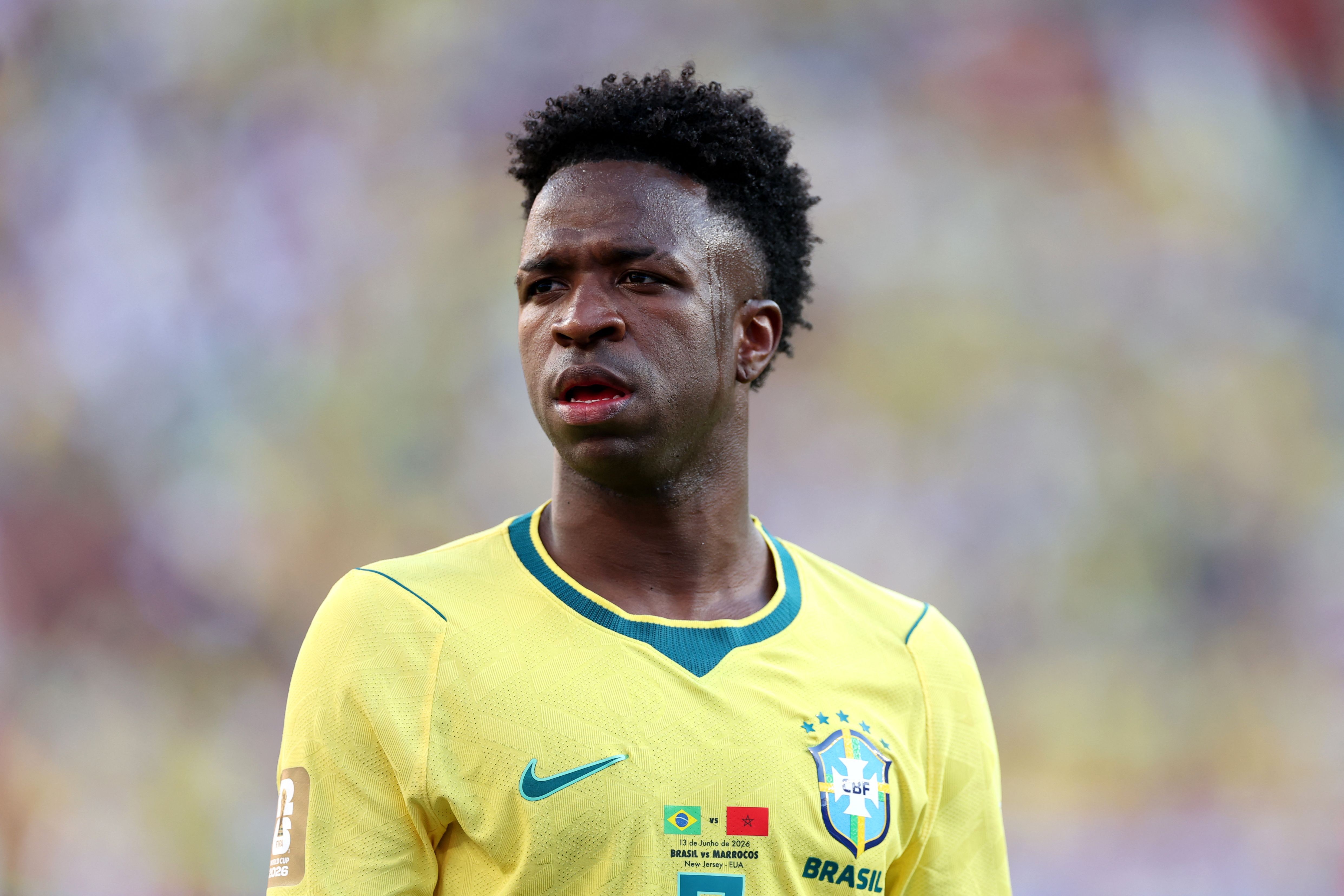 Vini se nega a responder pergunta em espanhol: 'Estou com o Brasil. Só português'